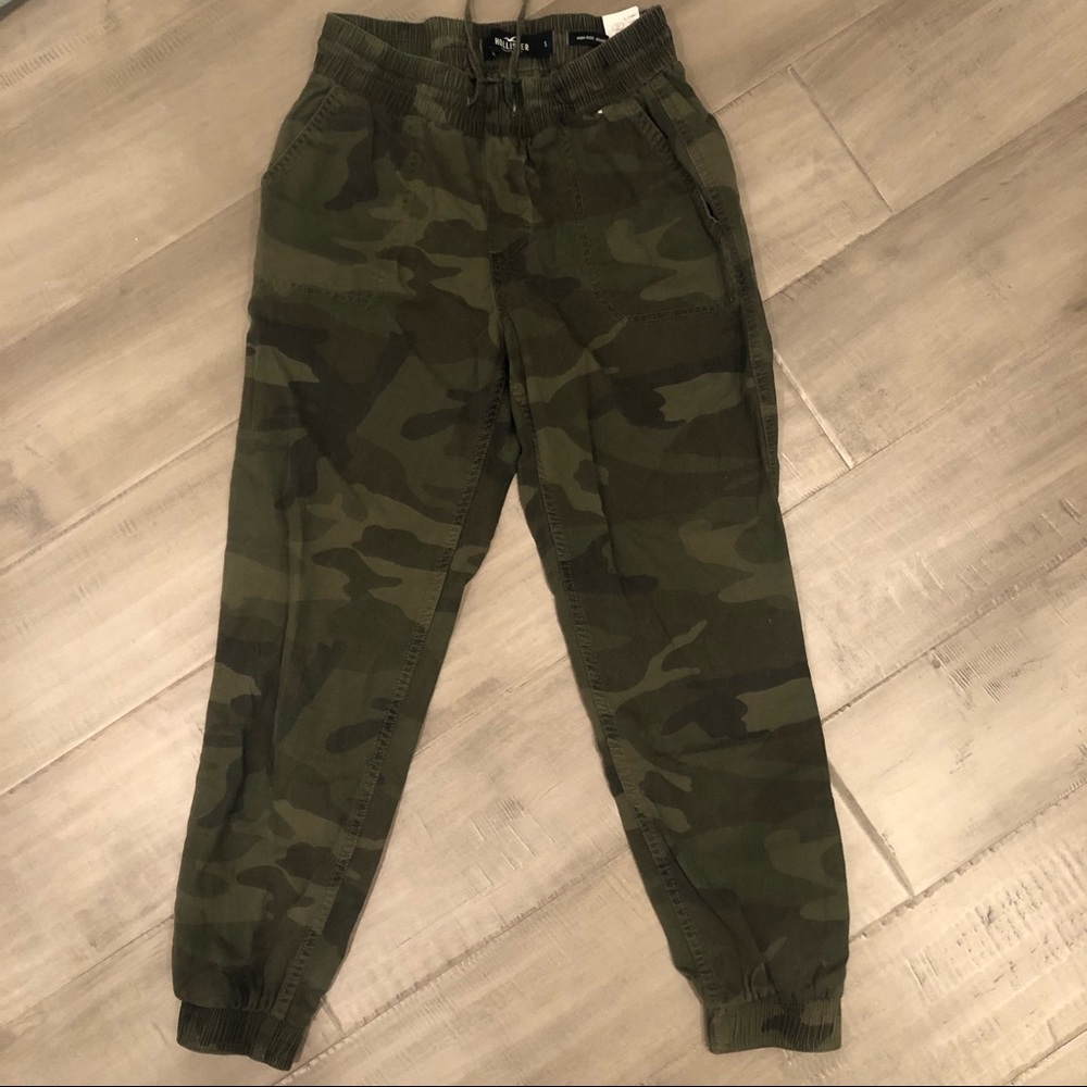 Hollister camo joggers